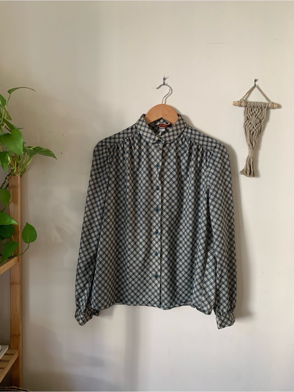 ✨VINTAGE✨ TRICOSA Paris // 70s Green Geometric Collared Blouse